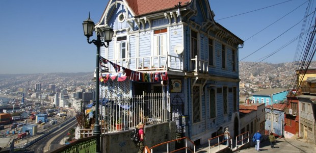 http://www.habiafrica.de/wp/wp-content/uploads/2012/05/Cafe-in-Valparaiso_1.jpg