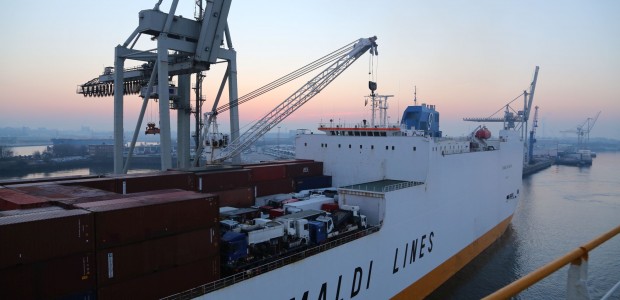 http://www.habiafrica.de/wp/wp-content/uploads/2015/04/2.im-Hamburger-Hafen_2.jpg