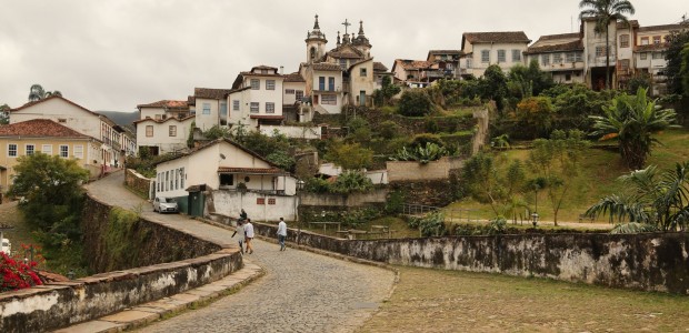 http://www.habiafrica.de/wp/wp-content/uploads/2015/05/22.Blick-zur-Altstadt-Ouro-Pretos2_2.jpg