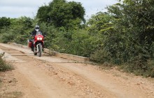 http://www.habiafrica.de/wp/wp-content/uploads/2015/06/11.-Die-Brückenfahrt-der-Africa-Twin_2.jpg