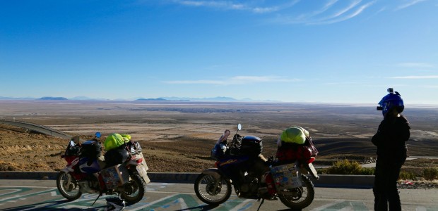 http://www.habiafrica.de/wp/wp-content/uploads/2015/07/32.-Blick-auf-Uyuni_2.jpg