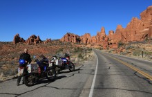 http://www.habiafrica.de/wp/wp-content/uploads/2015/11/10.-Zerklüfteter-Sandstein-und-bizarre-Formen-Arches-Nationalpark-Utah_2.jpg