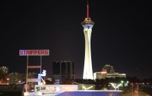 http://www.habiafrica.de/wp/wp-content/uploads/2015/11/5b.-Der-Stratospheren-Tower-in-Las-Vegas-bei-Nacht-Nevada_2.jpg