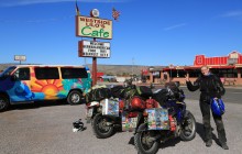 http://www.habiafrica.de/wp/wp-content/uploads/2015/11/6a.-Besuch-bei-Lilo-auf-der-Route-66-in-Seligman_2.jpg