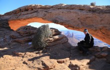 http://www.habiafrica.de/wp/wp-content/uploads/2015/11/9.-Der-Mesa-Arch-im-Nationalpark-Canyonlands-Utah-USA_2.jpg