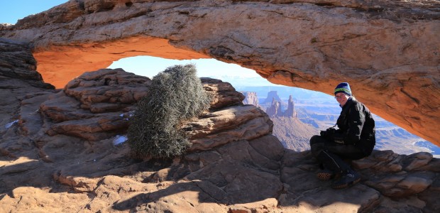 http://www.habiafrica.de/wp/wp-content/uploads/2015/11/9.-Der-Mesa-Arch-im-Nationalpark-Canyonlands-Utah-USA_2.jpg